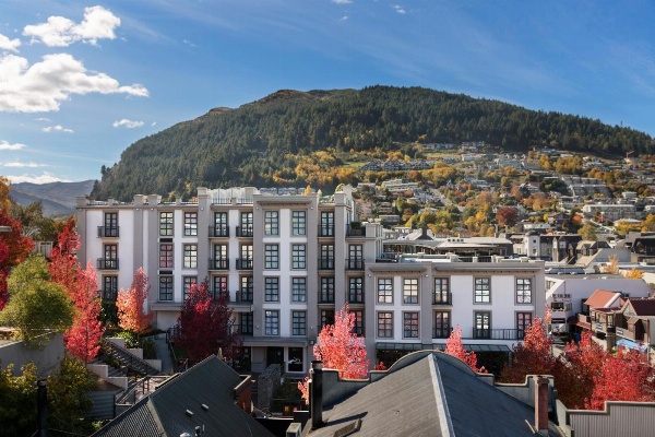 Sofitel Queenstown Hotel & Spa image 1